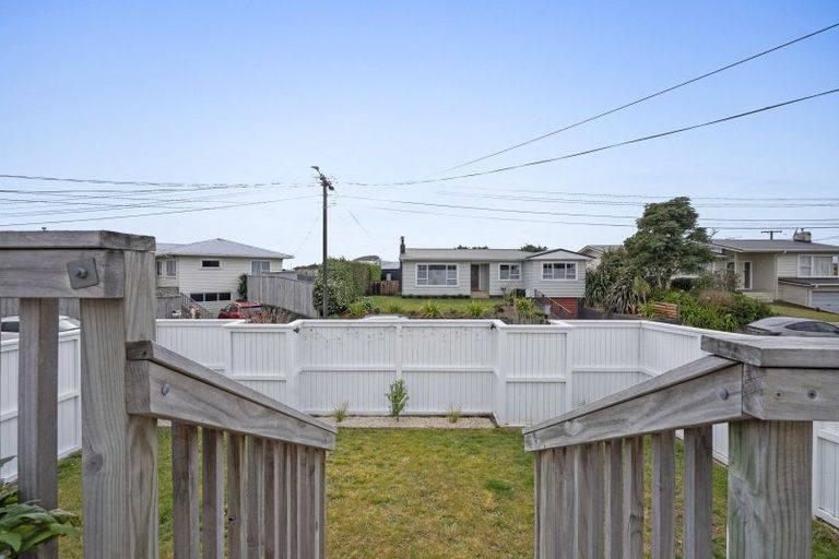 Photo of property in 3 Blenheim Place, Vogeltown, New Plymouth, 4310