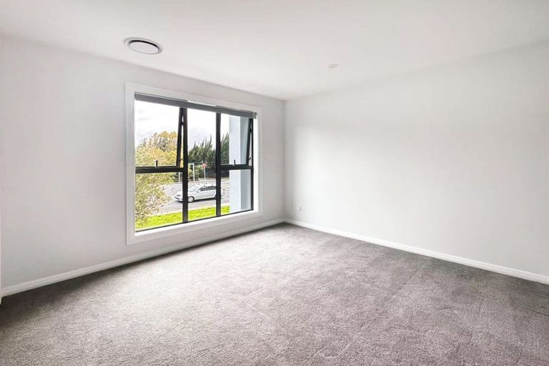 Photo of property in 333a East Coast Road, Mairangi Bay, Auckland, 0630