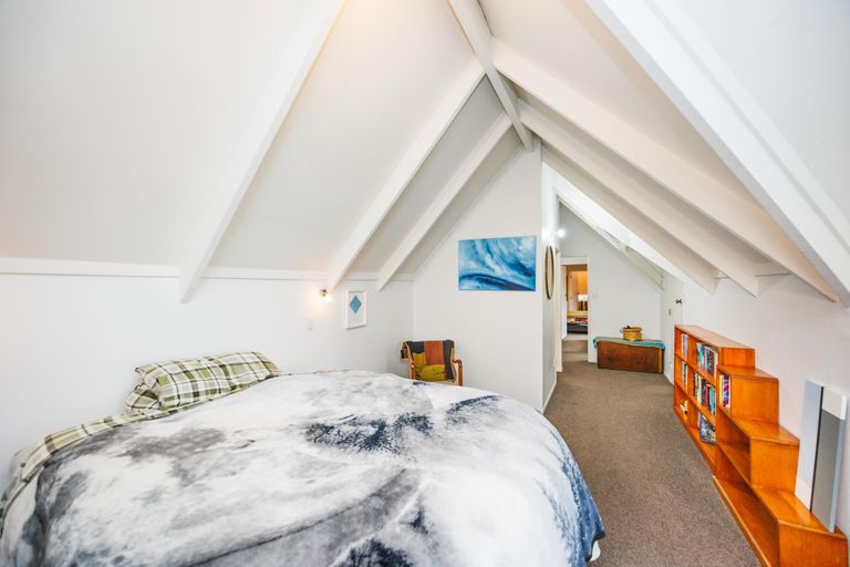Photo of property in 570 Featherston Street, Roslyn, Palmerston North, 4414