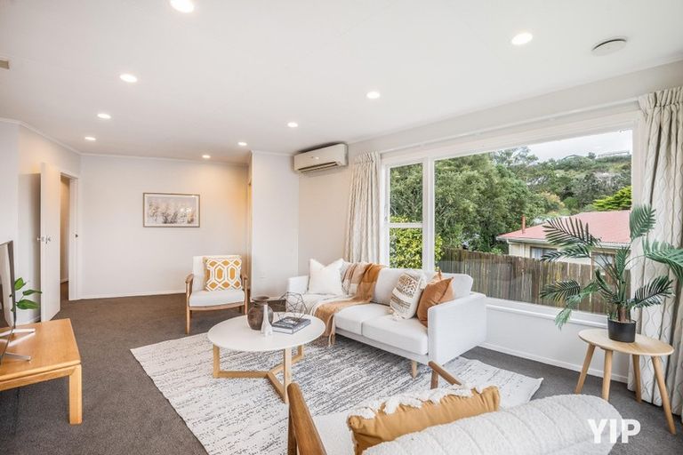 Photo of property in 96 Stewart Drive, Newlands, Wellington, 6037