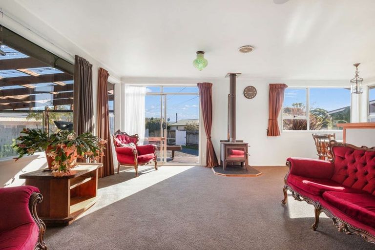 Photo of property in 17 Barnard Road, Fairy Springs, Rotorua, 3015