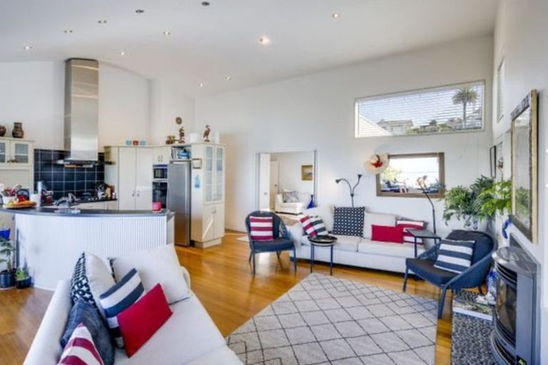 Photo of property in 130a Priestley Terrace, Bluff Hill, Napier, 4110
