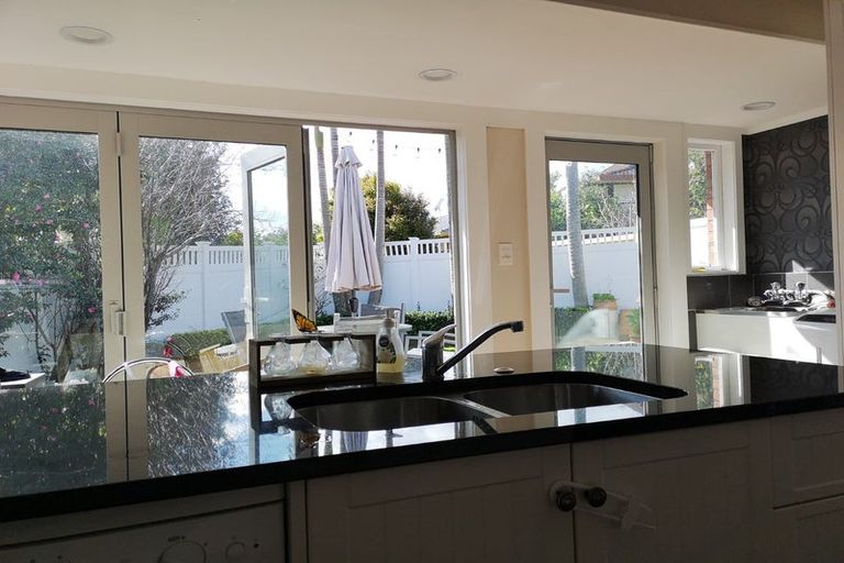 Photo of property in 23 Glenmore Road, Sunnyhills, Auckland, 2010