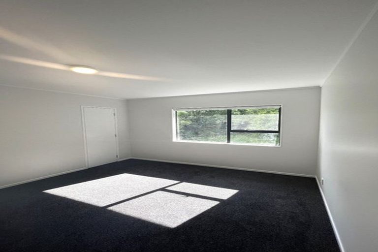 Photo of property in 7 Vera Road, Te Atatu South, Auckland, 0610