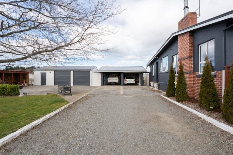 Photo of property in 65 Timaru Road, Waimate, 7924