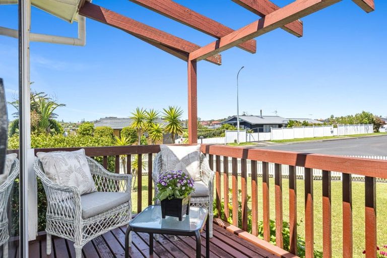 Photo of property in 35 Fairway Avenue, Red Beach, 0932