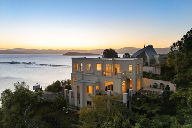 Photo of property in 117 Marine Drive, Sorrento Bay, Lower Hutt, 5013