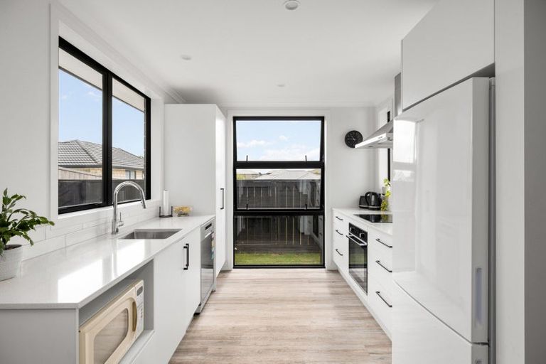 Photo of property in 25b Kiritiana Close, Pyes Pa, Tauranga, 3112