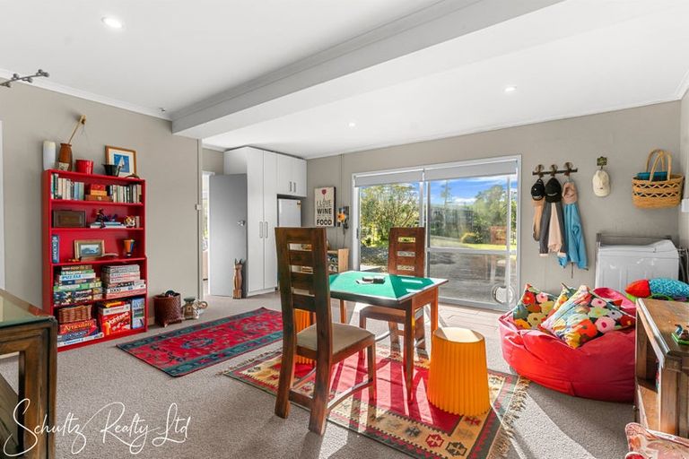 Photo of property in 23 Oxford Street, Whakapirau, 0583