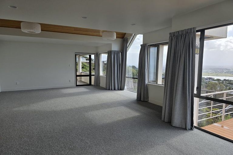 Photo of property in 2/17 Belleview Terrace, Mount Pleasant, Christchurch, 8081
