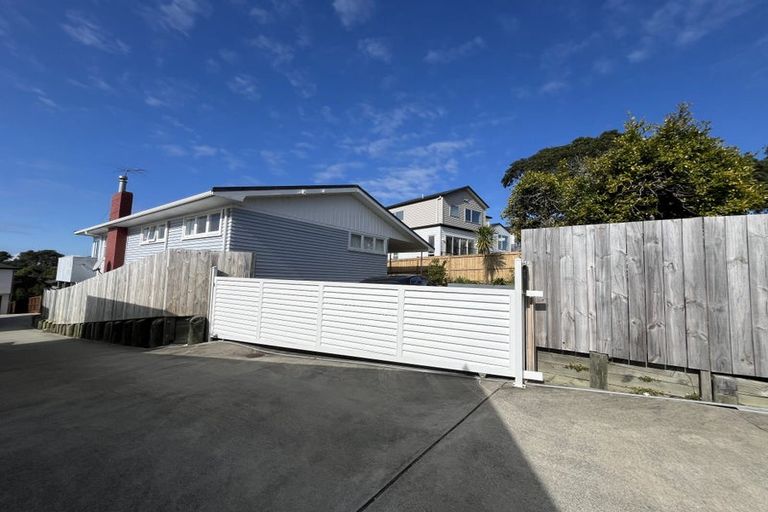 Photo of property in 1 Clematis Avenue, Murrays Bay, Auckland, 0630