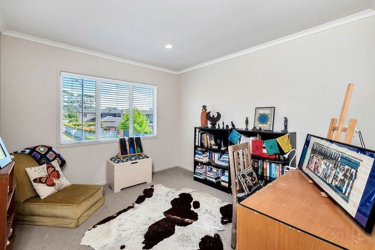 Photo of property in 6 Fairford Avenue, Henderson, Auckland, 0612