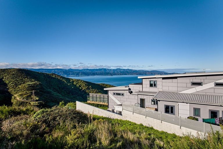 Photo of property in 33 Grumman Lane, Newlands, Wellington, 6037