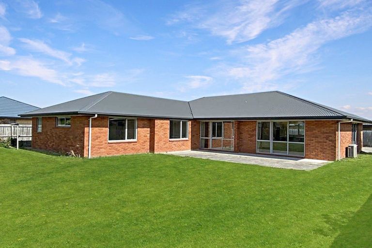 Photo of property in 6 Cunneen Place, Aidanfield, Christchurch, 8025