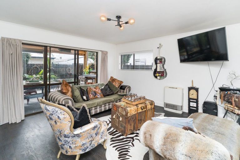Photo of property in 19 Dahlia Street, Palmerston North, 4410