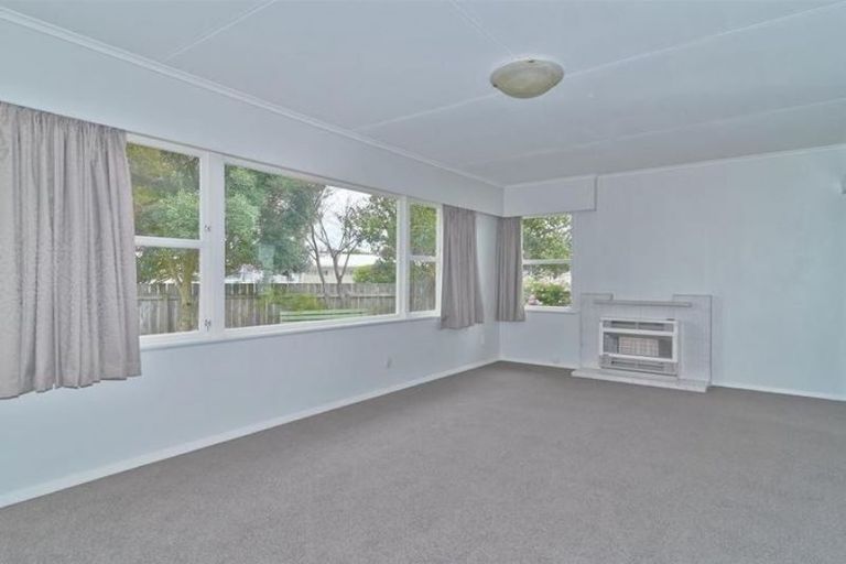 Photo of property in 2a Durham Crescent, Palmerston North, 4414