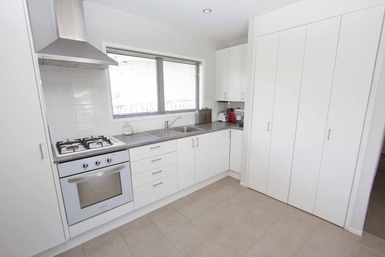 Photo of property in 1/127 Atkinson Road, Titirangi, Auckland, 0604