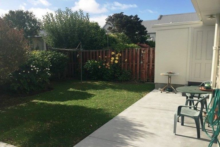 Photo of property in 18 Devonport Lane, St Albans, Christchurch, 8014