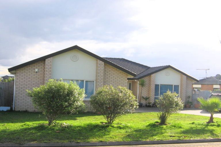 Photo of property in 17 Nier Place, East Tamaki Heights, Auckland, 2016