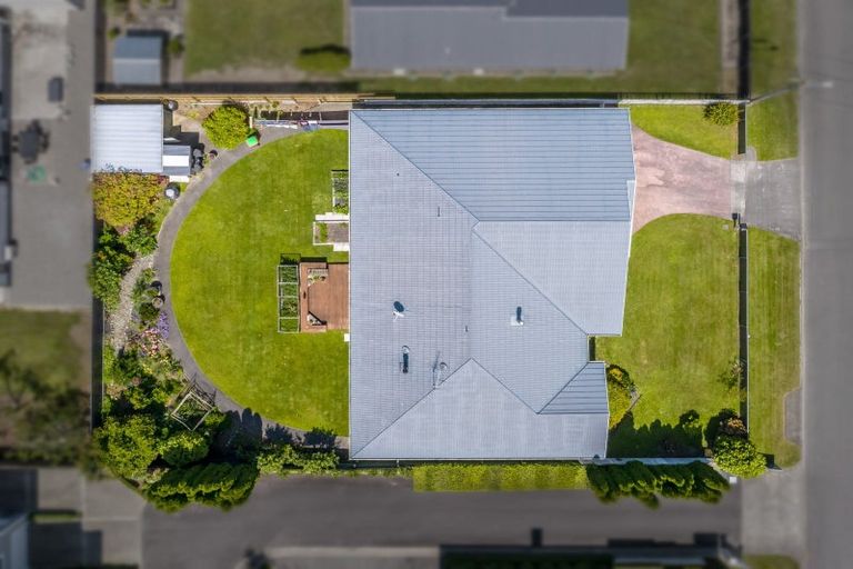 Photo of property in 15 Wood Street, Greytown, 5712