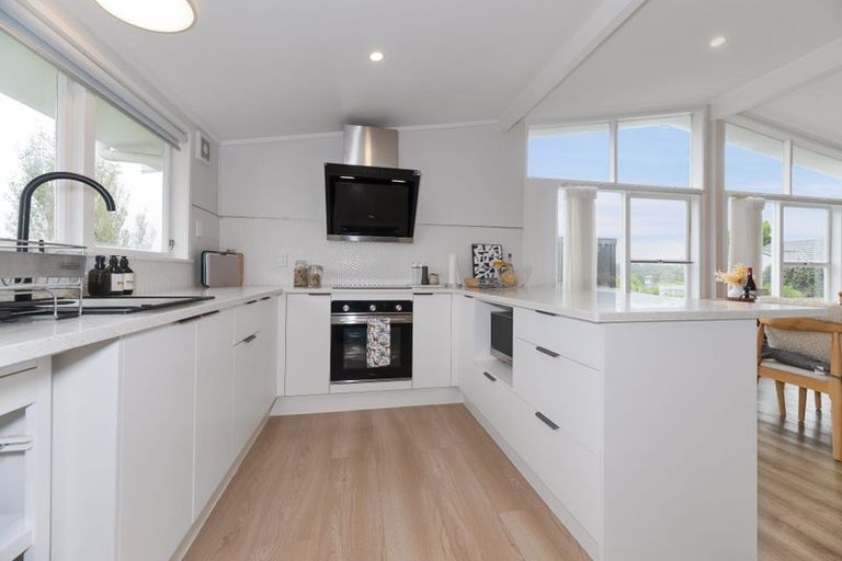 Photo of property in 137 Verbena Road, Birkdale, Auckland, 0626