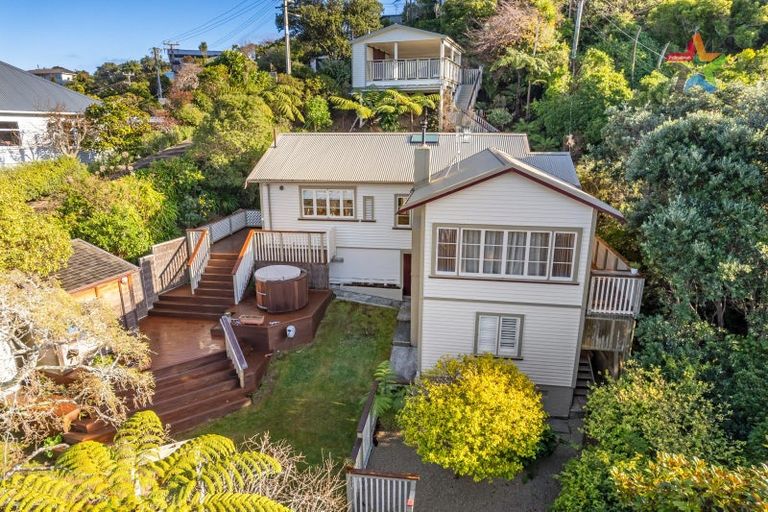Photo of property in 34 Singers Road, Korokoro, Lower Hutt, 5012