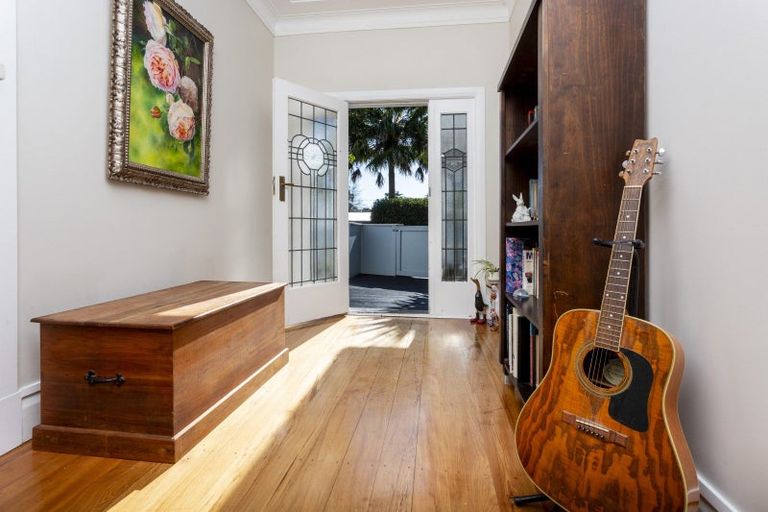 Photo of property in 181b Greenhithe Road, Greenhithe, Auckland, 0632