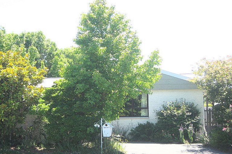 Photo of property in 12 Rosella Street, Broomfield, Christchurch, 8042