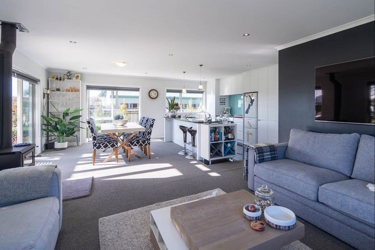 Photo of property in 120 Main Road, Waikanae, 5036