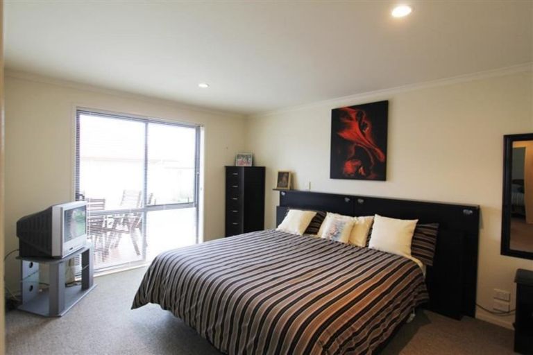 Photo of property in 32 Nanleen Rise, Manurewa, Auckland, 2105