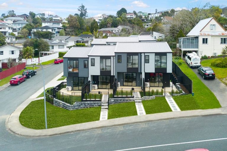 Photo of property in 6c Athena Drive, Totara Vale, Auckland, 0629