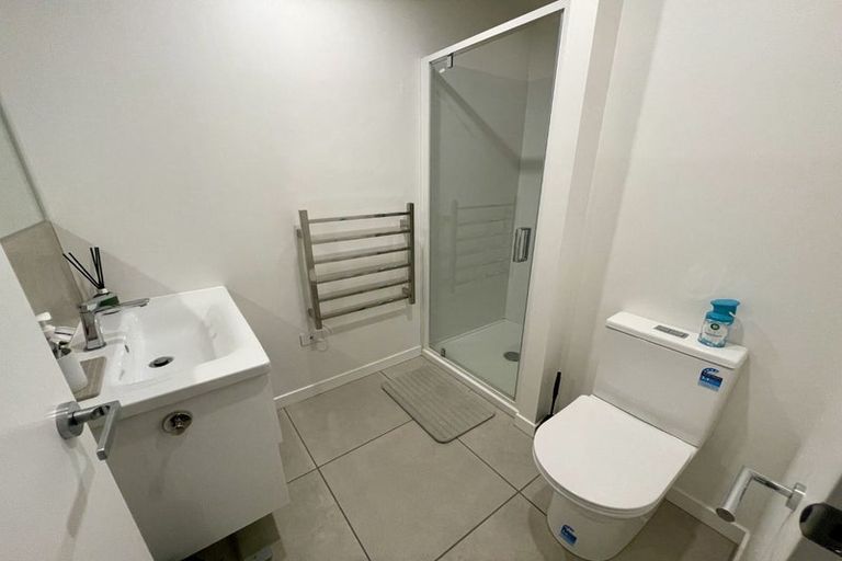 Photo of property in 5 Ara Paiwhenua, Tawa, Wellington, 5028