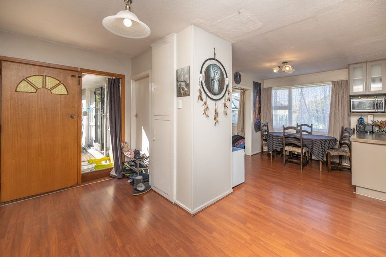 Photo of property in 11 Masham Road, Broomfield, Christchurch, 8042