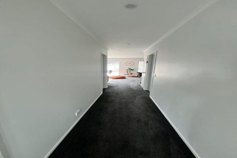 Photo of property in 17 Kutukutu Street, Takanini, 2112