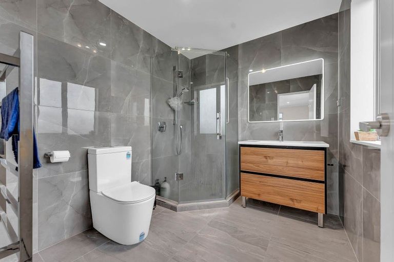 Photo of property in 95d Raglan Street, Mangere East, Auckland, 2024