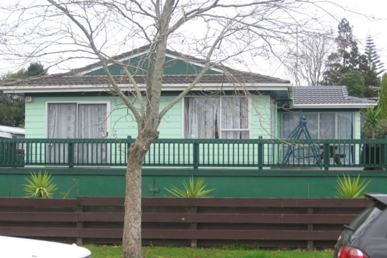 Photo of property in 13 Lipton Grove, Opaheke, Papakura, 2113