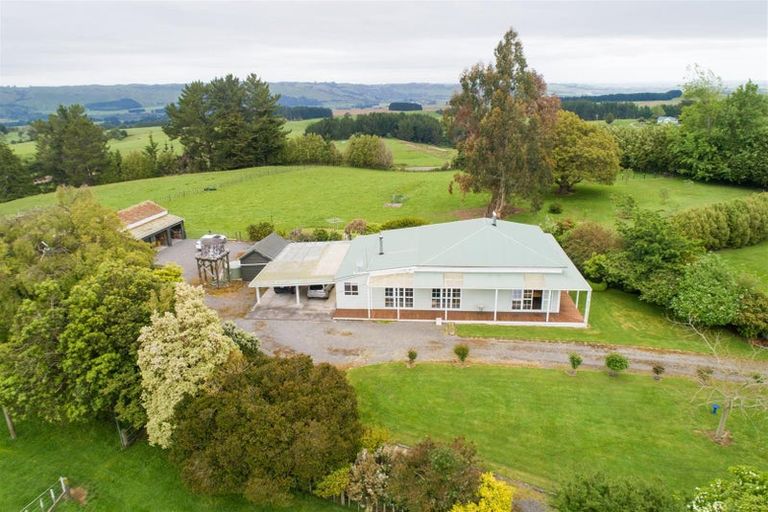 Photo of property in 375 Rangatira Road, Hunterville, 4786