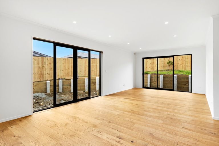 Photo of property in 42 Taikura Avenue, Red Beach, 0932