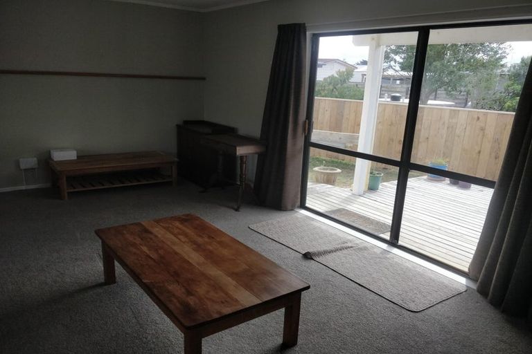 Photo of property in 25 Kahukura Avenue, Waitarere Beach, Levin, 5510