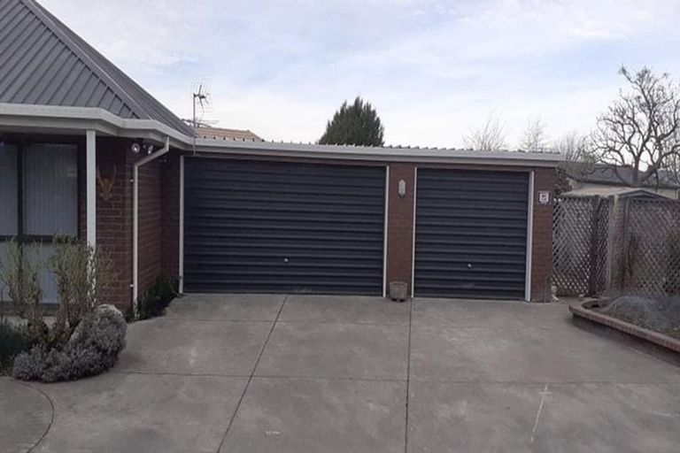 Photo of property in 11 Amdale Avenue, Broomfield, Christchurch, 8042