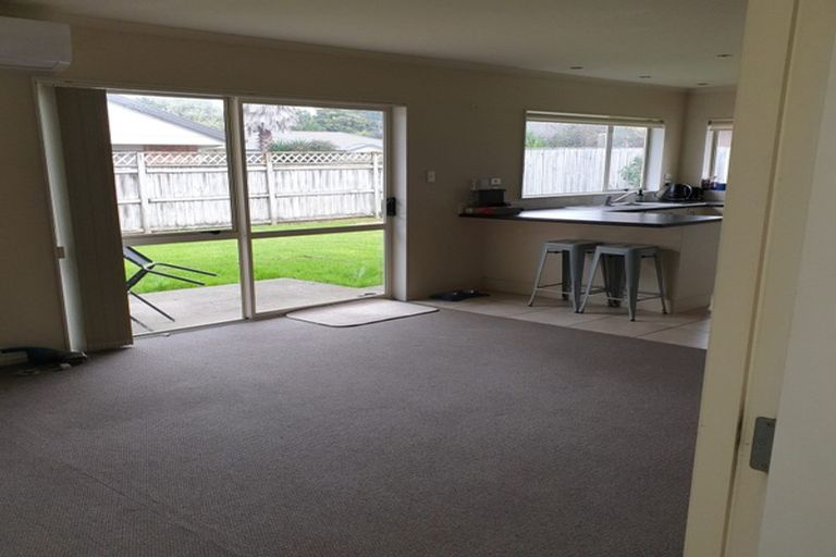 Photo of property in 20 Puketi Lane, Waiuku, 2123