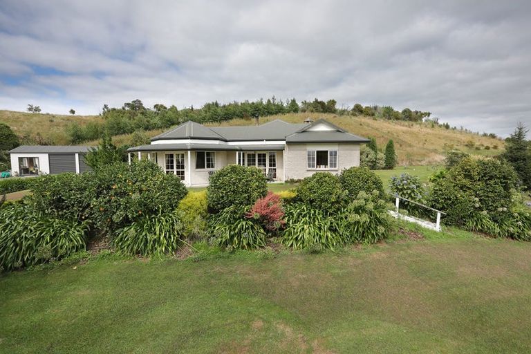 Photo of property in 67 Sandon Road, Feilding, 4702
