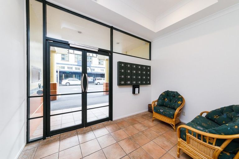 Photo of property in Maddison Apartments, 1/6g Queen Street, Palmerston North, 4410