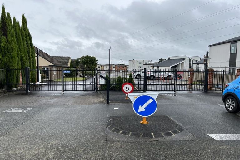 Photo of property in St Claire Village, 228/172 Mcleod Road, Te Atatu South, Auckland, 0610