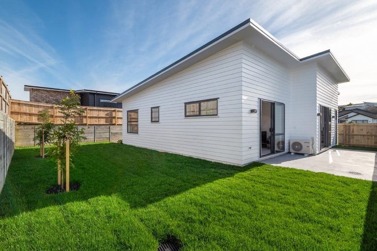 Photo of property in 41 Taikura Avenue, Red Beach, 0932