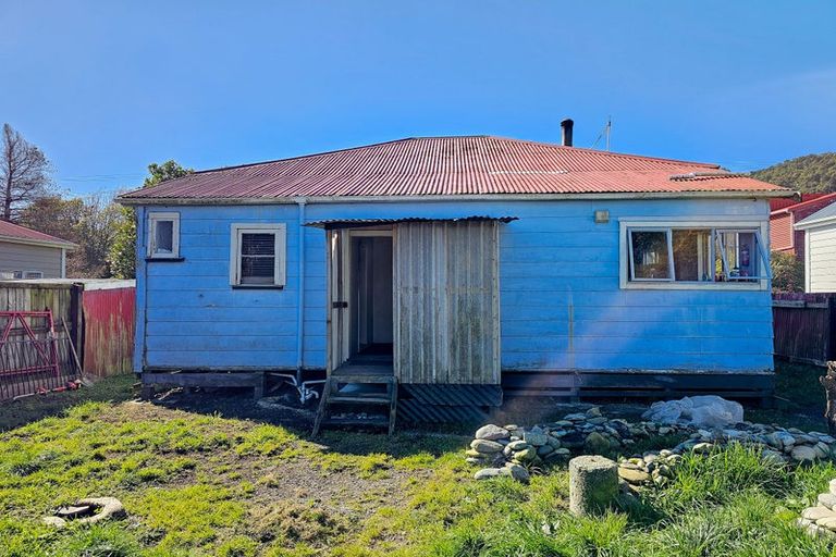 Photo of property in 110 Bright Street, Cobden, Greymouth, 7802