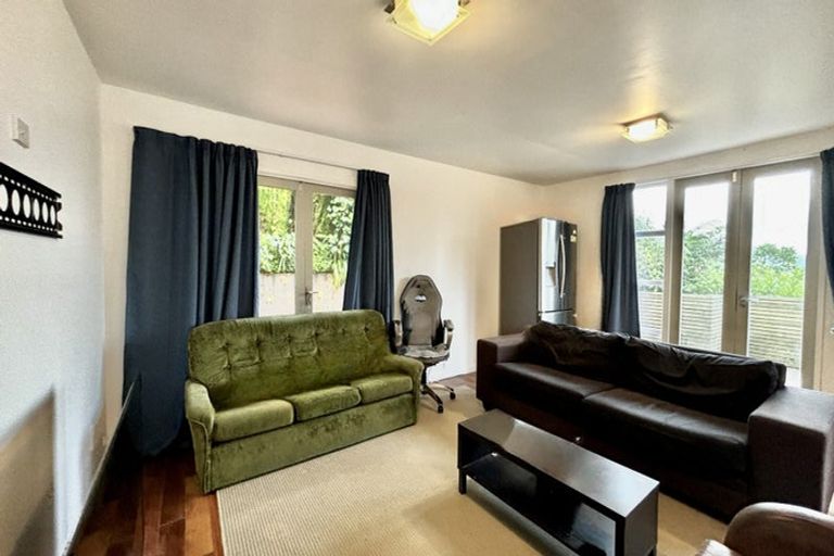 Photo of property in 9 Selkirk Way, Karori, Wellington, 6012