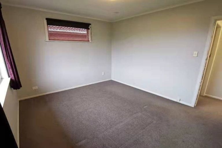 Photo of property in 112 Edgewater Drive, Pakuranga, Auckland, 2010