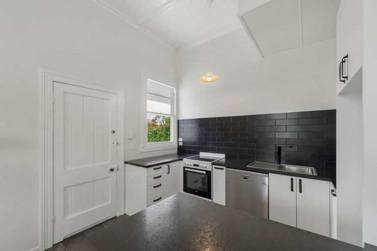 Photo of property in 24 Alma Road, Gonville, Whanganui, 4501