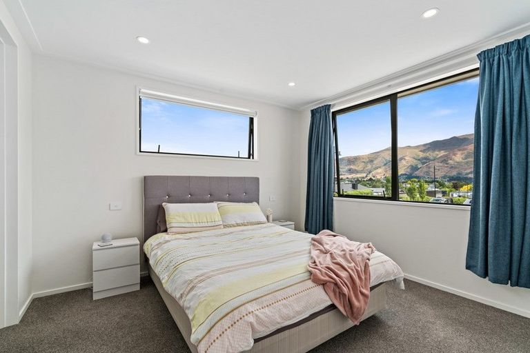 Photo of property in 64 Kirimoko Crescent, Wanaka, 9305